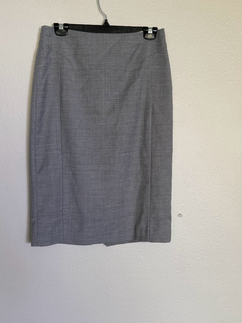 White House Black Market Grey Seamed Pencil Skirt - Size 4